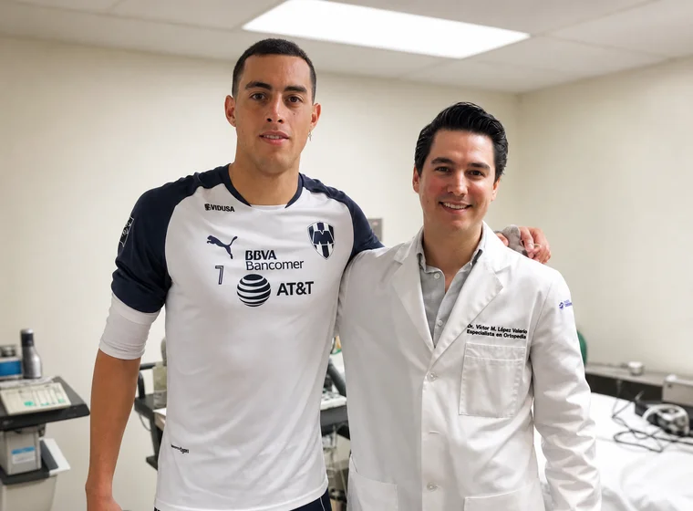 Grateful sports patient after successful knee treatment